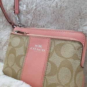 Coach Wristlet (Pink)